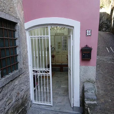 Casa Carlotta Panzió Perledo